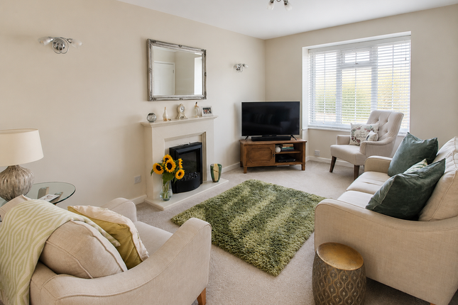 40, Crystal Way, Waterlooville photo 3
