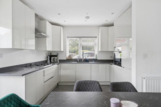 4, Trewarden Row, Iver photo 4