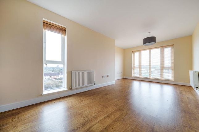 Flat for sale in Basingstoke, Hampshire