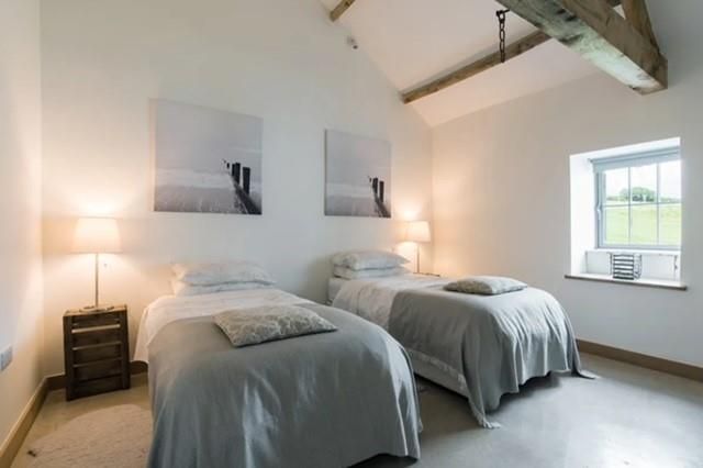 Bed 2.Jpg