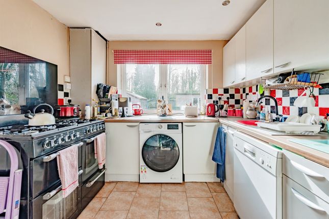 12, Lagham Road, Godstone photo 2