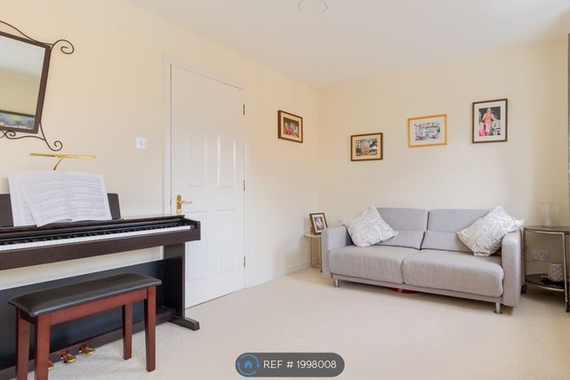 Semi-detached house to rent in Elliotts Way, Reading