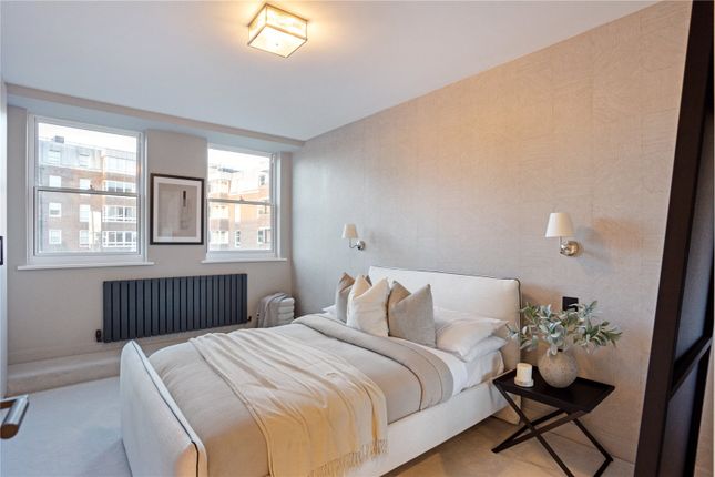 Flat for sale in Cheyne Walk, Chelsea, London