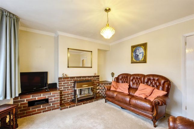 32, Leslie Avenue, Nottingham photo 3