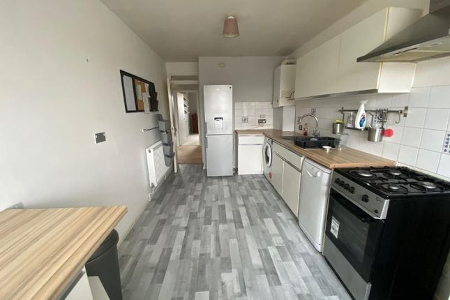 19E, Norton Road, Dagenham photo 5