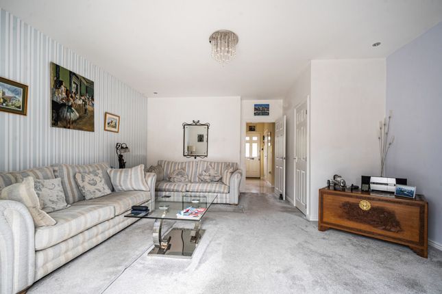 76 Navigation Drive, Arundel photo 4