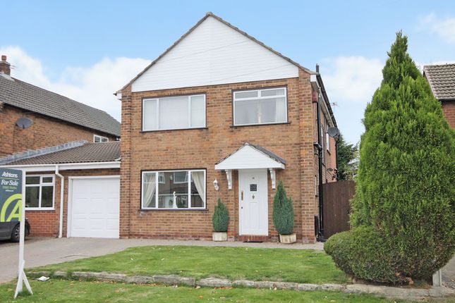 Detached house to rent in Lodge Drive, Culcheth