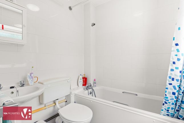 12, Berners Way, Broxbourne photo 4