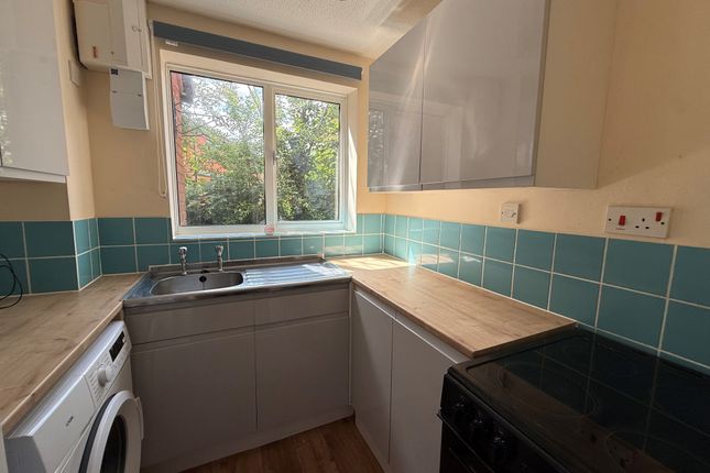 5, Romsey photo 2