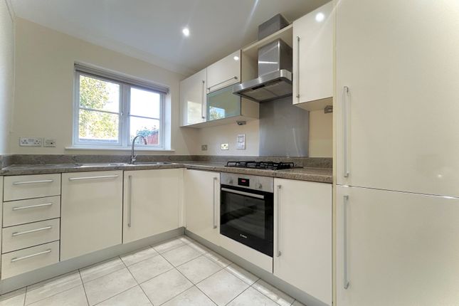 Tegan Close, SUTTON photo 5
