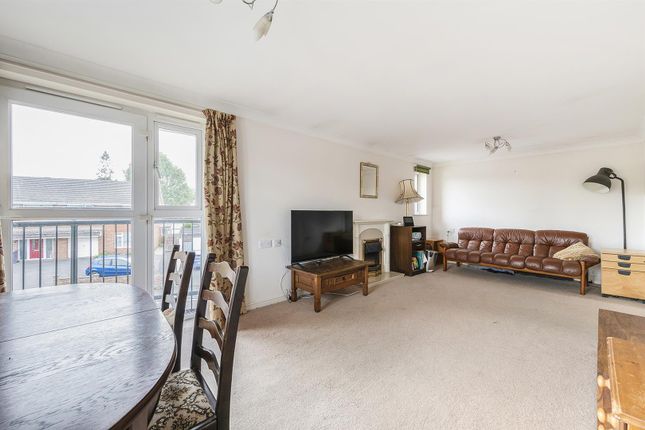 Flat 33, Westfield Court, Old Winton Road, Andover photo 3