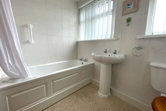 5, Maesglas, Swansea photo 4