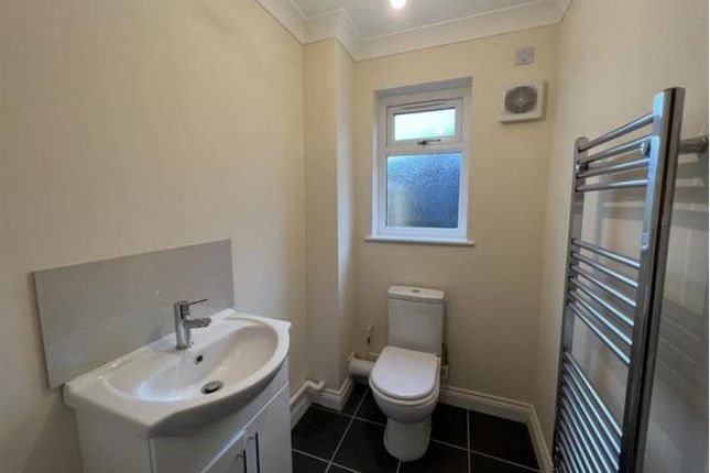 10b, NEATH photo 2