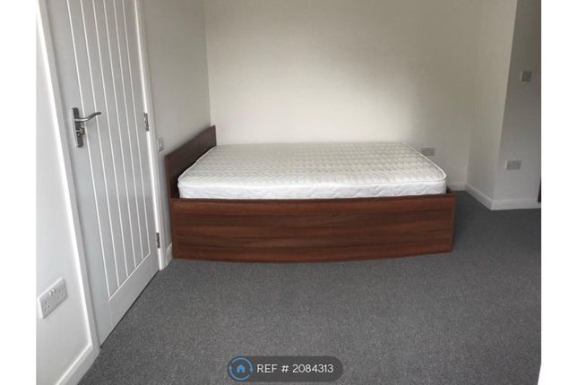 Thumbnail Room to rent in East Avenue, Hayes