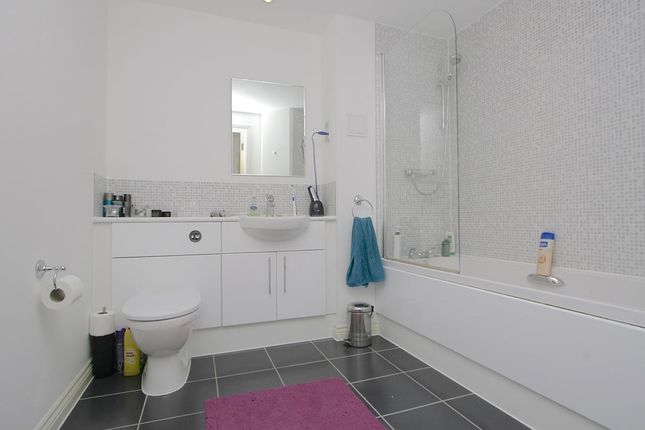 Flat for sale in The Lock House, Oval Road