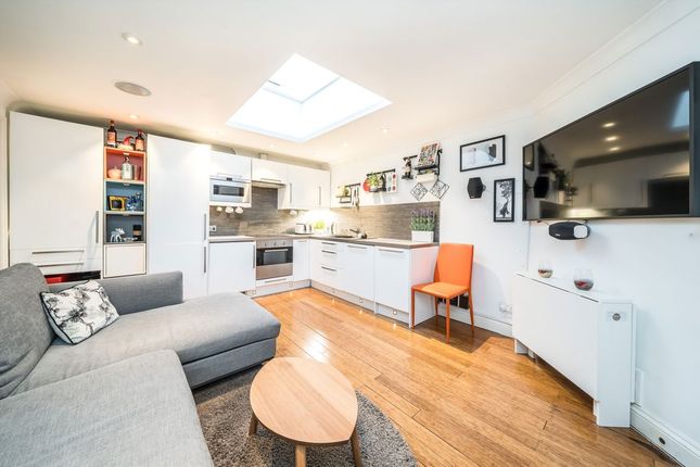Flat 13, 4-7, Voltaire Road, London photo 4
