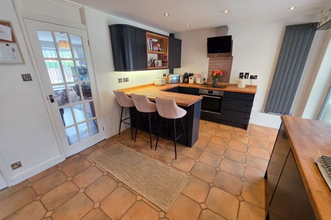 10, The Birches, Westwoodside, DN9 photo 3