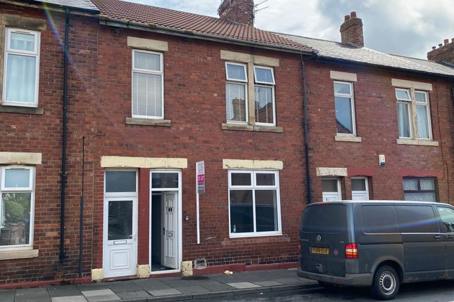 Thumbnail Flat to rent in Norham Road, North Shields