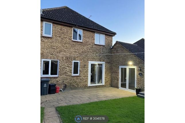 House, Beane Avenue Chells Manor, Stevenage photo 2