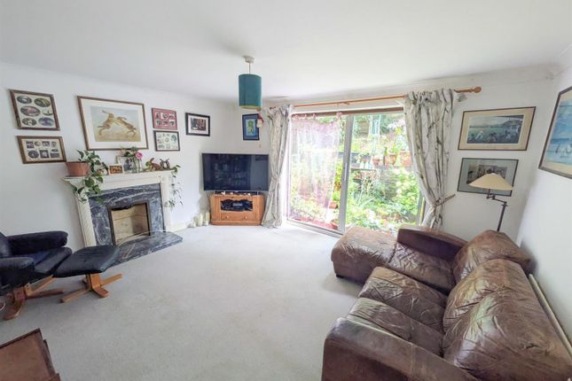 2, Castle Rise, Uckfield photo 2