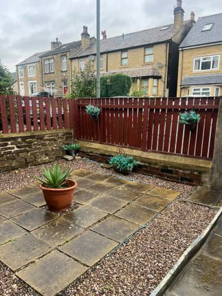 111, Blackhouse Road, Huddersfield photo 2