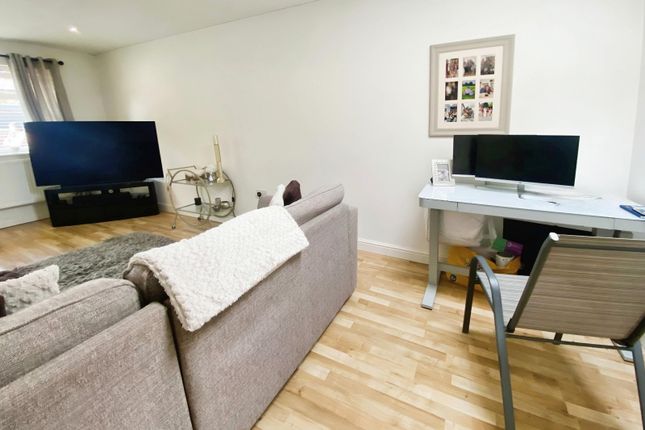72B, Barrington Road, Cheshire photo 4