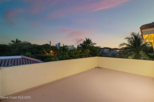 Town house for sale in 608 Ne 11th Avenue, Fort Lauderdale, Florida, United States Of America