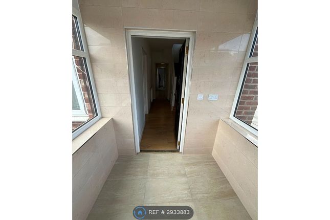 Massey Road, Sale photo 3