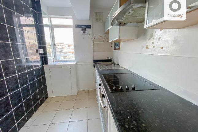 Flat for sale in Embassy Court, Kings Road, Brighton