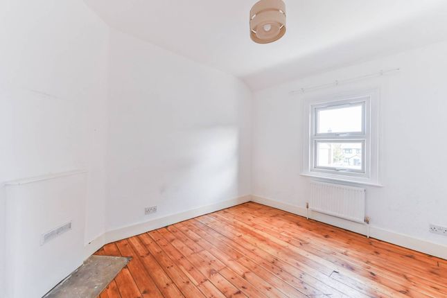 Cowper Avenue, Sutton photo 5