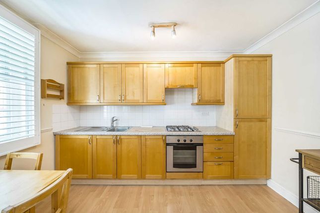 Flat 2, 263, Magdalen Road, LONDON photo 4