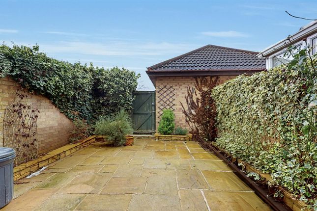 39, Rosemullion Avenue, Milton Keynes photo 3