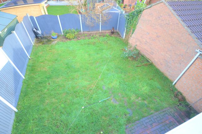 20, Wheatfield Drive, Doncaster photo 4