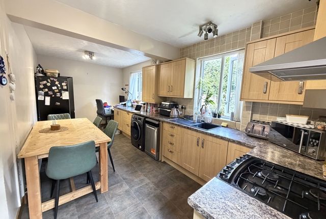 30, Joslin Road Devon, Honiton photo 2