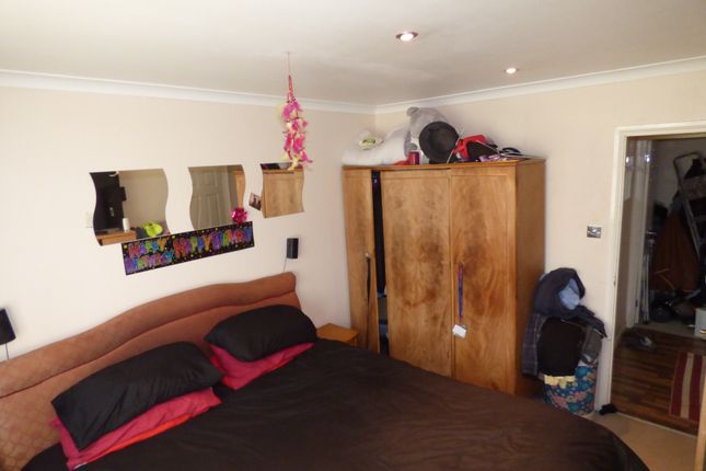 51 Tythe Road, Leagrave photo 5