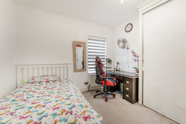 End terrace house for sale in Becket Avenue, London