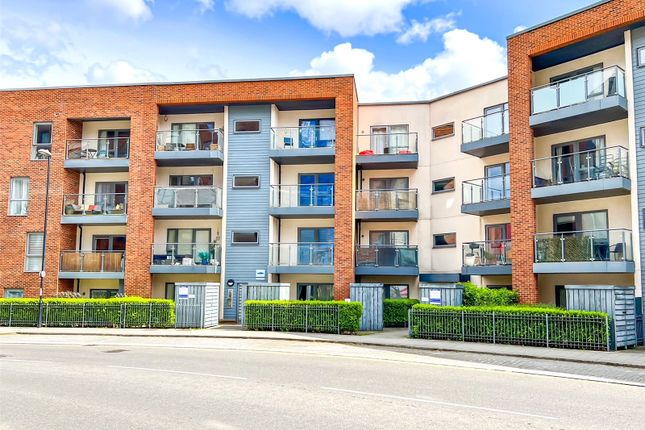 Thumbnail Flat for sale in John Thornycroft Road, Southampton, Hampshire