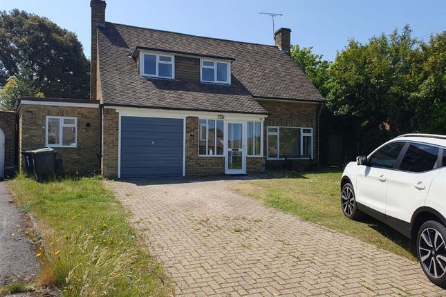Thumbnail Detached house to rent in The Fairway, Burnham, Slough