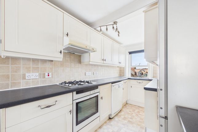 Flat 5, 7, Chandos Square, Broadstairs photo 3