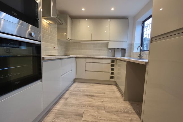 13, Landrake Grove, Stoke-on-Trent photo 4