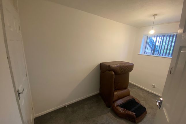 16 Hotoft Road, Leicester photo 5