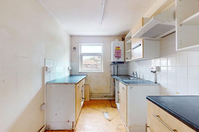 50 Fieldfare Road, London photo 5