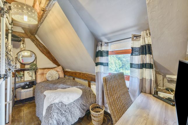 1340433-10-689B6A...