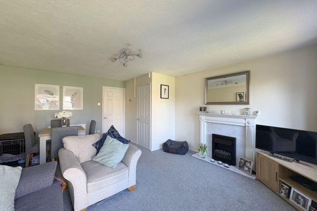 15 Cambrian Road, Walton Cardiff, Tewkesbury photo 4