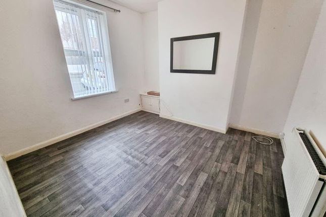 10 Gladstone Street, Newcastle upon Tyne photo 3