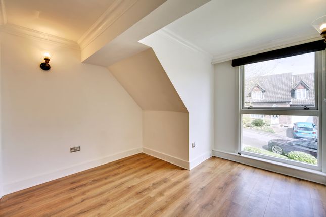 Flat to rent in Postern Green, Enfield