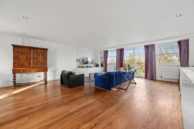 Flat 4, 216, Hammersmith Grove, London photo 2
