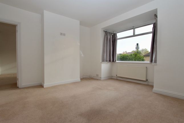Flat to rent in Lenelby Road, Tolworth, Surbiton