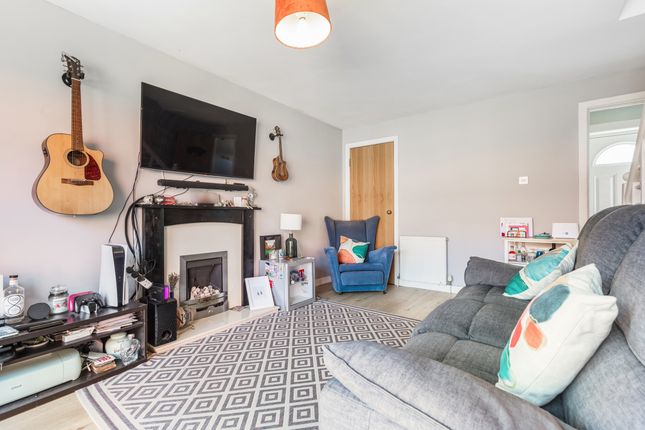 23 Elderpark Street, Glasgow photo 4