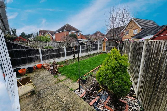 End terrace house to rent in Campion Close, Rush Green, Romford